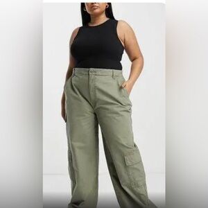 NWOT ASOS DESIGN curve oversized cargo pants